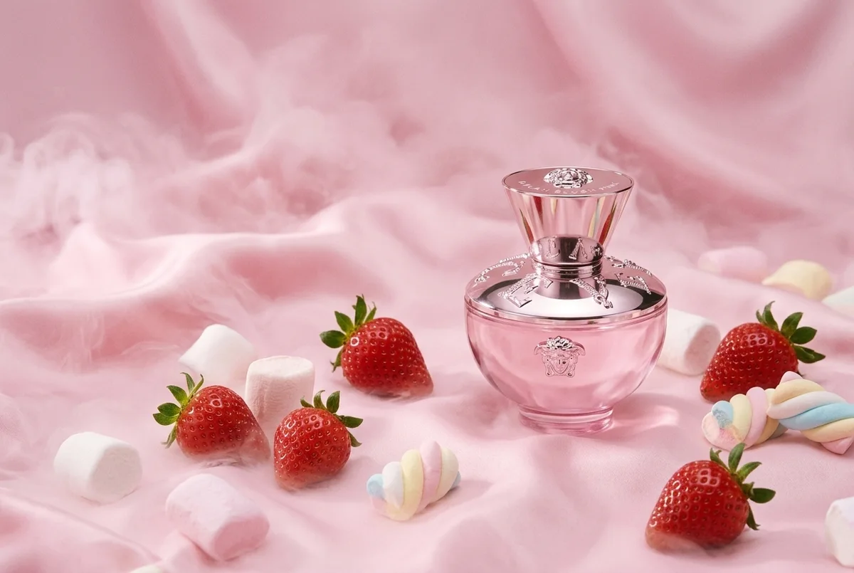 Versace Dylan Blush Pink — розовое облако с клубникой и маршмеллоу