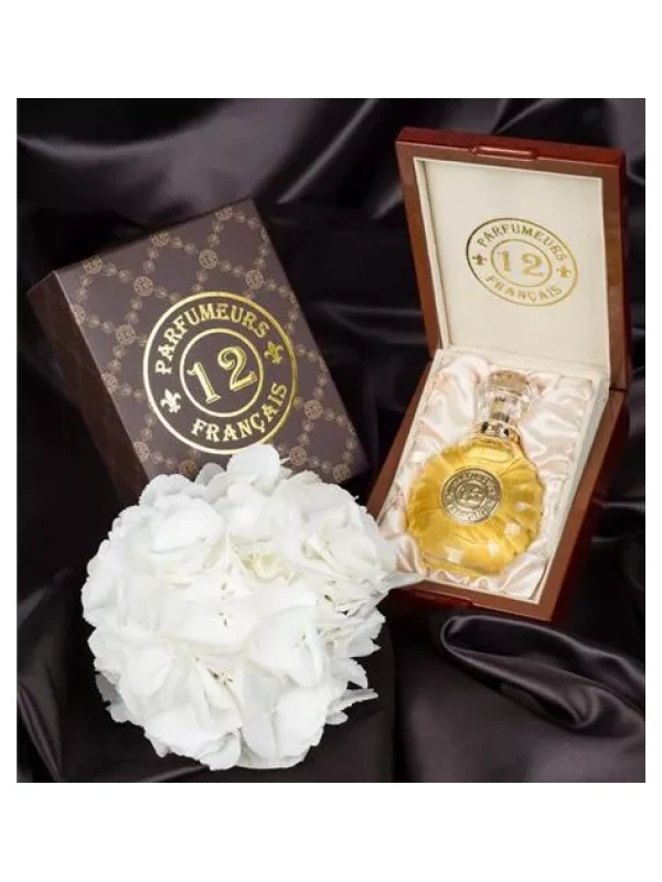 12 Parfumeurs Francais — 12 Parfumeurs Francais Ma Reine